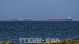 "Nút thắt" tại eo biển Hormuz khiến ngành vận tải biển thế giới chao đảo