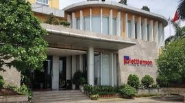 10 ngày nữa phải hủy niêm yết, một công ty bất ngờ đặt mục tiêu doanh thu nghìn tỷ giữa lúc sếp lớn ồ ạt xả hàng
