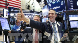 Phố Wall đi lên, S&P 500 và Nasdaq đóng cửa ở mức cao kỷ lục
