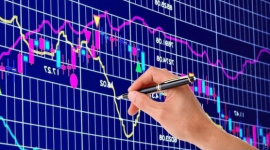 Cổ phiếu ngân hàng đang rẻ, vì sao tiền vẫn chưa vào?