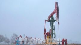Giá dầu thế giới lao dốc xuống mức đáy 3 tháng