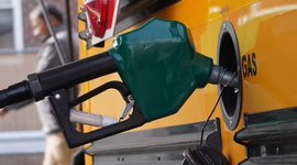 Thỏa thuận Mỹ-Iran giúp giá xăng tại Mỹ giảm dưới 4 USD mỗi gallon