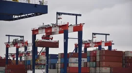 Mỹ mở rộng danh mục thiết bị điện tử Trung Quốc bị cấm nhập khẩu