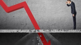 Nhà đầu tư chứng khoán nên hành động ra sao sau phiên VN-Index lao dốc gần 50 điểm rồi "rút chân"?