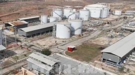 Giá dầu chạm đỉnh một tháng do căng thẳng leo thang tại eo biển Hormuz