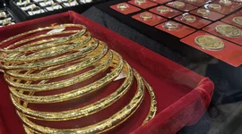 Giá vàng bật tăng cuối tuần, áp sát mốc 148 triệu đồng/lượng