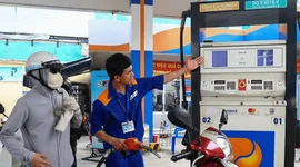 Đề xuất cho doanh nghiệp tự quyết giá xăng dầu