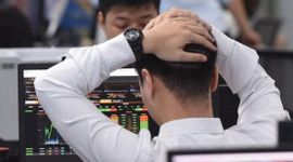 Môi giới chứng khoán "đói"