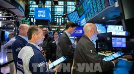 S&P 500 và Dow Jones giảm điểm sau quyết định của Fed