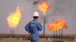 Iran tuyên bố tiếp tục đóng cửa eo biển Hormuz, giá dầu tiếp đà tăng
