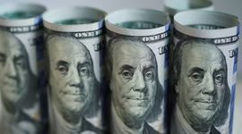 Đồng USD chạm mức thấp nhất kể từ tháng Năm