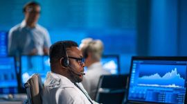 Khối ngoại tiếp đà bán ròng hơn 700 tỷ đồng phiên VN-Index rung lắc, cổ phiếu nào bị "xả" mạnh?