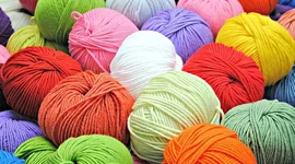 Uniqlo giảm dư nợ, May Việt Tiến báo lãi kỷ lục