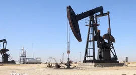 Giá dầu tăng do lo ngại về kế hoạch mở lại Eo biển Hormuz