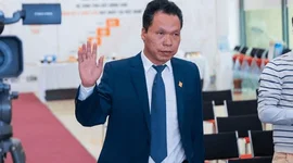 Một chủ tịch giữ lời, mua hết lượng cổ phiếu đã đăng ký