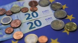 ECB tăng lãi suất lần thứ hai trong năm nay trước áp lực lạm phát