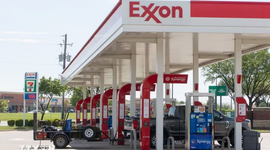 Giá dầu diesel tại Mỹ lần đầu vượt 6 USD/gallon