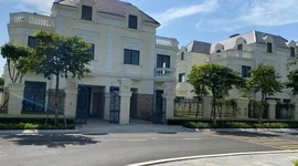 Đề xuất mở tài khoản bảo đảm 5% tiền làm sổ hồng: Lợi cho chủ đầu tư, người mua nhà vẫn "cầm đằng lưỡi"?