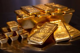 Trụ vững trên đỉnh cao, giá vàng thế giới được dự báo tăng tiếp