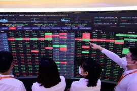 VNDirect dự báo VN-Index tiếp tục điều chỉnh trước khi hướng lên mốc 1.720 điểm vào đầu 2026