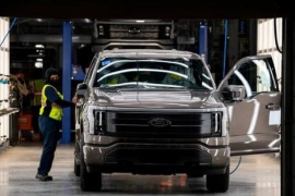 Tesla, Ford đau đầu vì tồn nhiều xe điện hạng sang