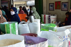 Giá gạo Thái Lan cao nhất sáu tháng, đậu tương tiếp tục giảm