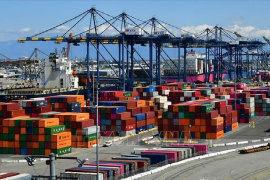 Mỹ giảm mạnh thâm hụt thương mại tháng 9 nhờ xuất khẩu tăng vọt