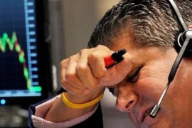 Tự doanh CTCK quay đầu "xả" hàng trăm tỷ đồng cổ phiếu Việt Nam trong phiên 17/12, mã nào là tâm điểm?