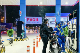 Giá xăng dầu tiếp tục giảm từ 15h hôm nay (18/12)