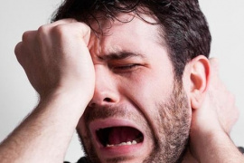 Nhà đầu tư nên làm gì khi bị "kẹp hàng" cổ phiếu liên tục giảm sàn?