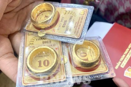 Giá vàng quay đầu giảm trước áp lực từ lợi suất trái phiếu Mỹ