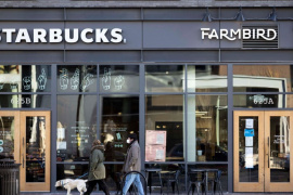 Starbucks cắt giảm khoảng 400 cửa hàng tại các đô thị lớn của Mỹ