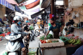 Giá thực phẩm và nhiên liệu leo thang sau mưa lũ, CPI Việt Nam tháng 11 tăng mạnh