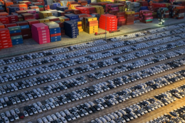 Trung Quốc khiến thế giới 'chao đảo'