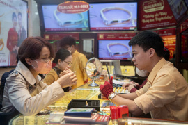 Giá vàng diễn biến trái chiều giữa các thương hiệu