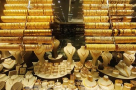 Giá vàng châu Á tăng lên mức cao nhất trong ba tuần
