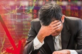 Phiên 31/7: Khối ngoại quay đầu bán ròng đột biến hơn 2.200 tỷ đồng, "xả" loạt cổ phiếu ngân hàng
