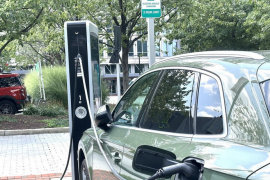 Các công ty Mỹ đẩy mạnh xây dựng trạm sạc xe điện 2025
