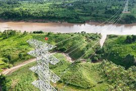 Tập đoàn T&T hoàn thành đường truyền tải điện xuyên biên giới, đưa điện từ Lào về Việt Nam