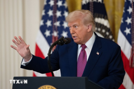 Tổng thống Trump đề xuất giới hạn lãi suất thẻ tín dụng ở mức 10%