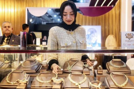 Vàng và bạc chịu áp lực bán mạnh khi các quỹ tái cân bằng hoạt động