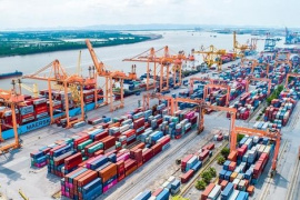 Cổ phiếu "gã khổng lồ" ngành logistics "tím lịm" sau khi đánh tiếng thoái vốn Nhà nước, vốn hóa chạm ngưỡng 3 tỷ USD