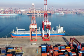 Bất chấp căng thẳng thương mại với Mỹ, Trung Quốc ghi nhận một con số kỷ lục gần 1,2 nghìn tỷ USD, IMF phải lên tiếng