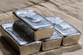 Trung Quốc: Người dân Hong Kong đổ xô đầu tư vào bạc để phòng rủi ro