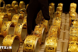 Giá vàng và bạc lao dốc trước tin đồn về “ghế nóng” Chủ tịch Fed