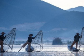 Khối ngoại "xuống tiền" mua mạnh trong phiên VN-Index lên đỉnh, tung hơn 500 tỷ gom một mã ngân hàng