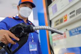Kéo dài chính sách giảm thuế xăng dầu đến hết năm 2026