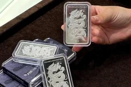 Giá bạc trong nước giảm, chênh lệch với thế giới gần 8 triệu đồng/kg