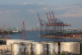 Mỹ xuất kho 4 triệu thùng dầu dự trữ ứng phó bão Isaias