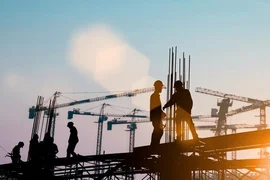 Khi những đại công trường đồng loạt sáng đèn, SSI gọi tên hai nhóm ngành sáng cửa, có thể tạo "sóng" năm sau